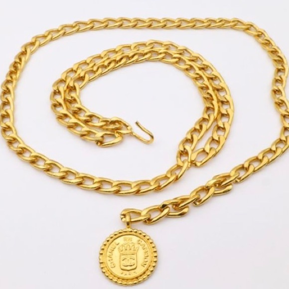 24k GP Vintage CHANEL rare collectors piece - Picture 4 of 4